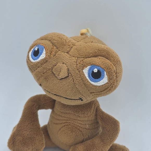 Universal Studios ET 40th Anniversary Plush Keyring - Picture 2 of 8